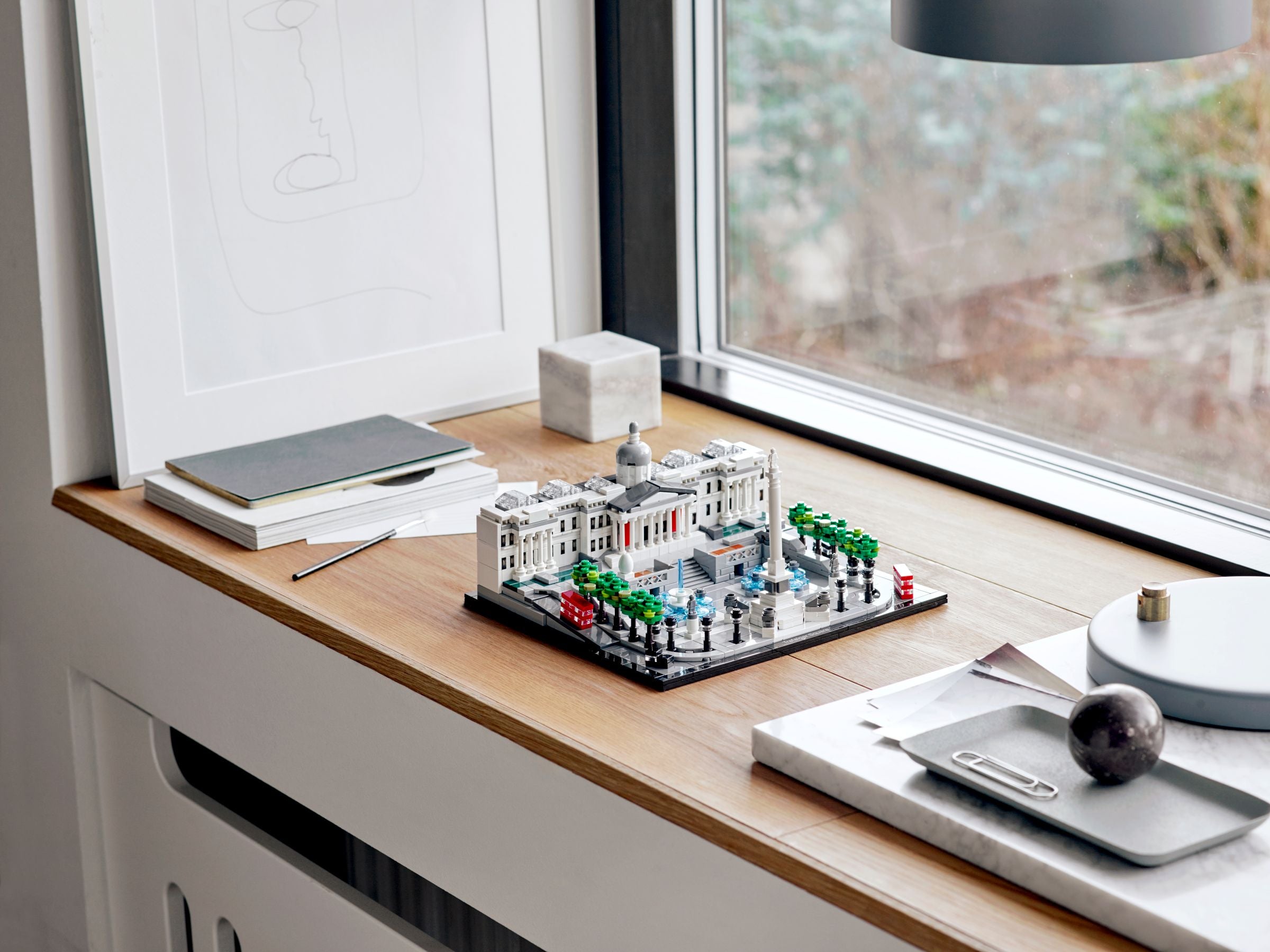 LEGO  Architecture 21045 Trafalgar Square